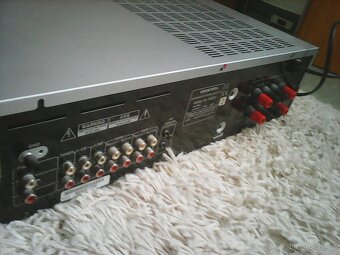 Zesilovač Onkyo - 3