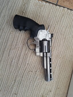 REZERVACE Revolver dan wesson 4" co2 - 3