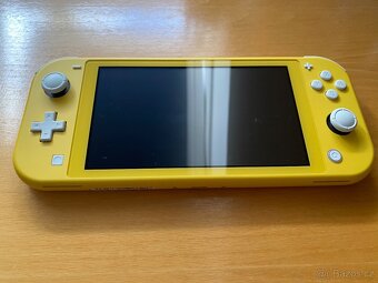 Nintendo Switch Lite - 3