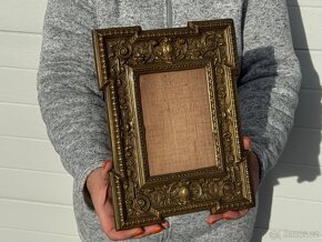 Mosazné rámy na foto se dřevem Historismus kus 3500,- - 3