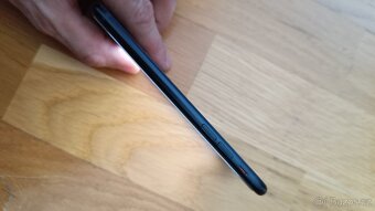 iPhone SE 5g 2022 - 3