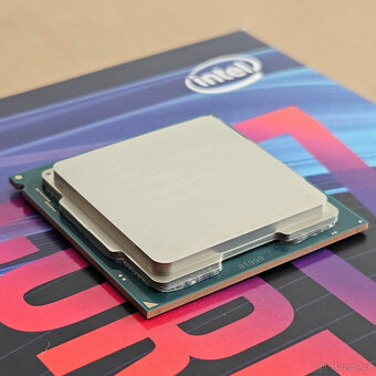 Intel Core i7-9700KF, 8 jader, 4,9 GHz, LGA 1151 - 3