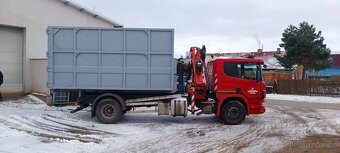 Traktor Scania s hydraulickou rukou a nosičem kontejnerů - 3