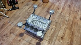 Konferenční stolek z bloku motoru V8 - 3