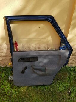 Pravé zadní dveře Ford Sierra mkII - 3