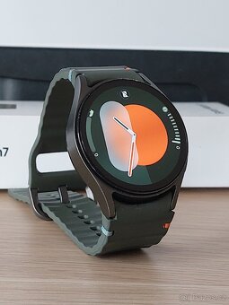Samsung Galaxy Watch 7 40 mm ve velmi dobrém stavu. - 3