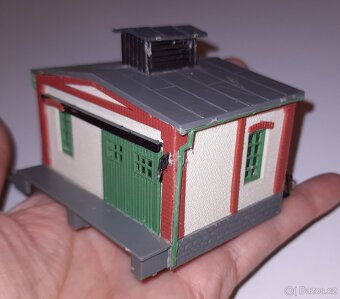 Model sklad domek k mašinkám do kolejiště TT - 3