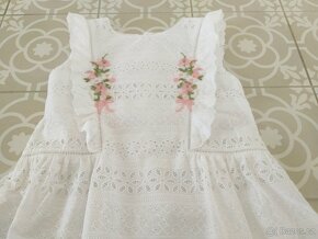 1x oblečená bílá krajková vyšívaná halenka Mayoral 134 - 3