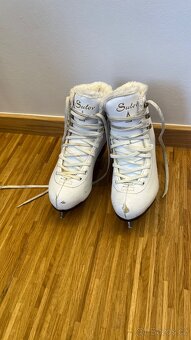 Lední brusle Sulov vel.35 - 3