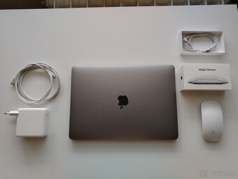 Apple MacBook Pro 13" (2020) | Touch Bar | Intel | - 3