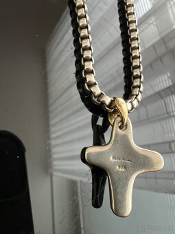 privesek s krizem a šperkovým  kamenem 18k zlato - 3