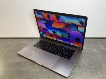 Macbook Pro 15" 2019 / I9 / 32GB / 512GB / Space gray - 3