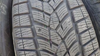 GoodYear UltraGrip 215/60 R17 - 3