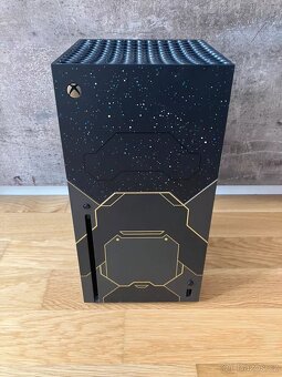 Prodám Xbox Series X Halo Infinite - 3