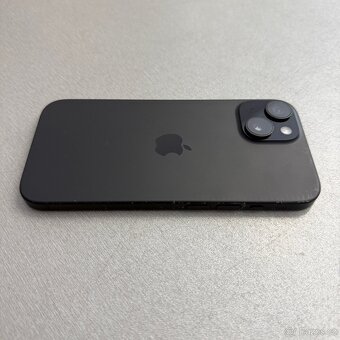Černý iPhone 15 128GB, pěkný stav, 12 měsíců záruka - 3