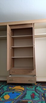 Šatní skříň - 3
