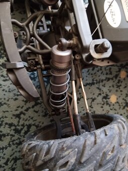 RC auto 1/8 - 3