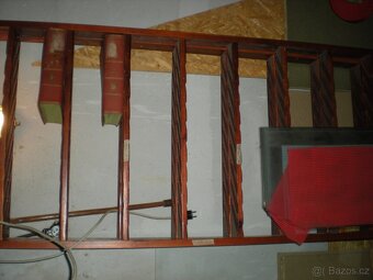 prosklene vytrinky + stojan na CD/hry atd... - 3
