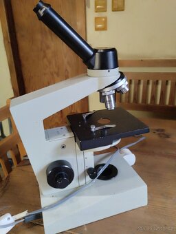 Monokulární mikroskop , podsvícený - 3