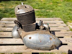 Motor Jawa 250 Pérák Zbrojovka - 3