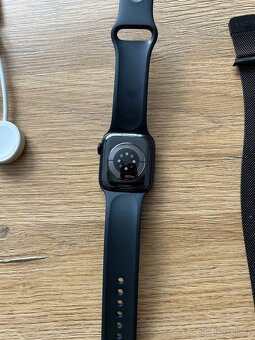 Apple Watch Series 7 41mm Temně inkoustový hliník - 3