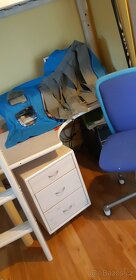 Zvysena postel se skluzavkou a stolem-masiv - 3