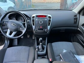 Kia Ceed dveře blatník pravý volant loketní opěrka 2011 DÍLY - 3