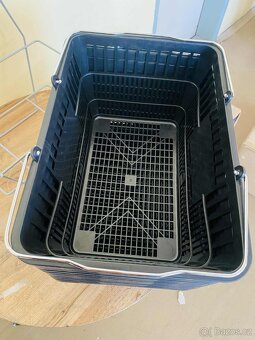 Sada 12 ks černých nákupních košíků s kovovým madlem - 3