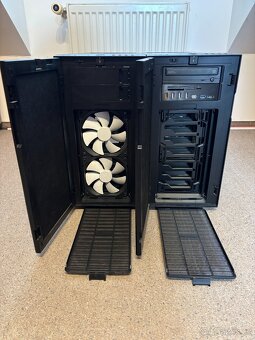 2x PC Skříň Fractal Design - 3