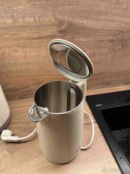 Béžová rychlovarná konvice ETA - 3