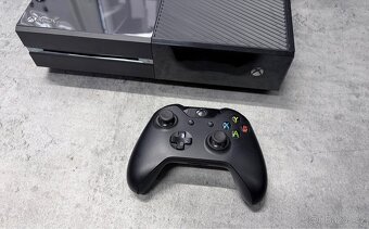 - Xbox One Microsoft model 1540 500GB s krabicí - - 3