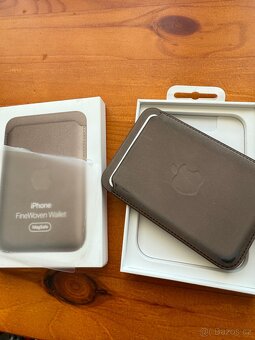 Apple iPhone FineWoven wallet - taupe - 3