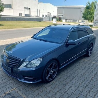 Mercedes-Benz třídy E kombi E500 AMG Line 4Matic Air (č.1095 - 3