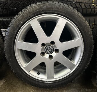 5x108 R17 7J ET52,5 Volvo + 225/45 R17 zimné - 3