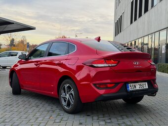 Hyundai i30 fastback 1.5 t-gdi 118 kw / 2022 - 3