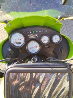 Triumph Tiger 955i - 3