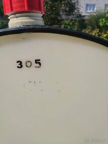 Plastovy sud na vino 300L. - 3