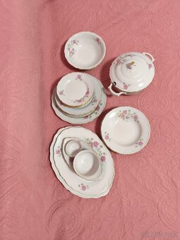 Sběratelská sada jídelního porcelánu - 3