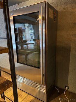 CHLADICÍ SKŘÍŇ - 3