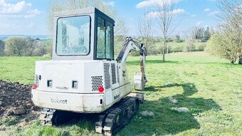 Bagr bobcat 2,5t - 3