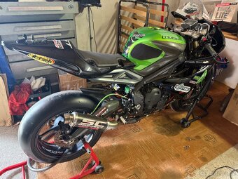 Triumph Daytona 675R - 3