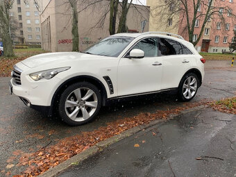 Infiniti FX30d - 3