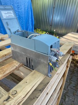 Frekvenční měnič KEB COMBIVERT F4 - 0.75 kW (1.6 kVA) - 3