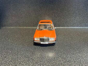 Mercedes Benz 230 E w123 1:18 - 3