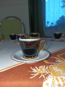 Šest šálků s podšálky - 3