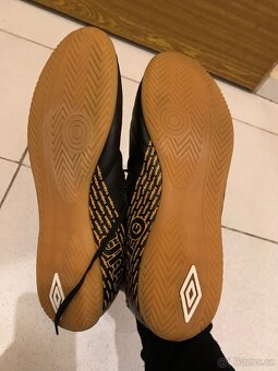Umbro - 3