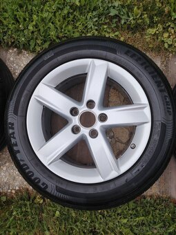 ALU kola Audi 16" s pneu 205/60 R16 – super stav - 3