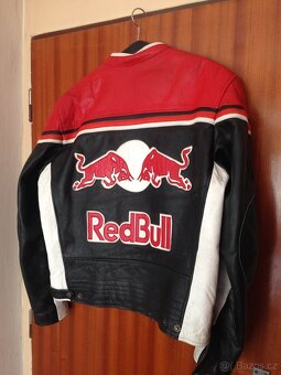 Redbull motorkářská bunda, která parádně sedne - 3