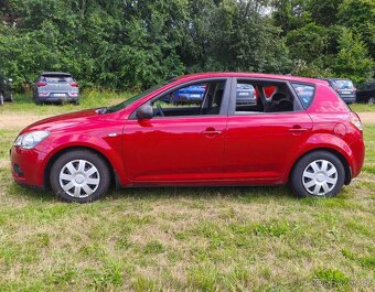 Kia Ceed 1.6 CRDi, rok 2010, najeto 171tis.km, po servise - 3