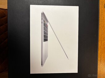 MacBook Pro 15" (2019) – i9 / 16 GB RAM / 512 GB SSD - 3